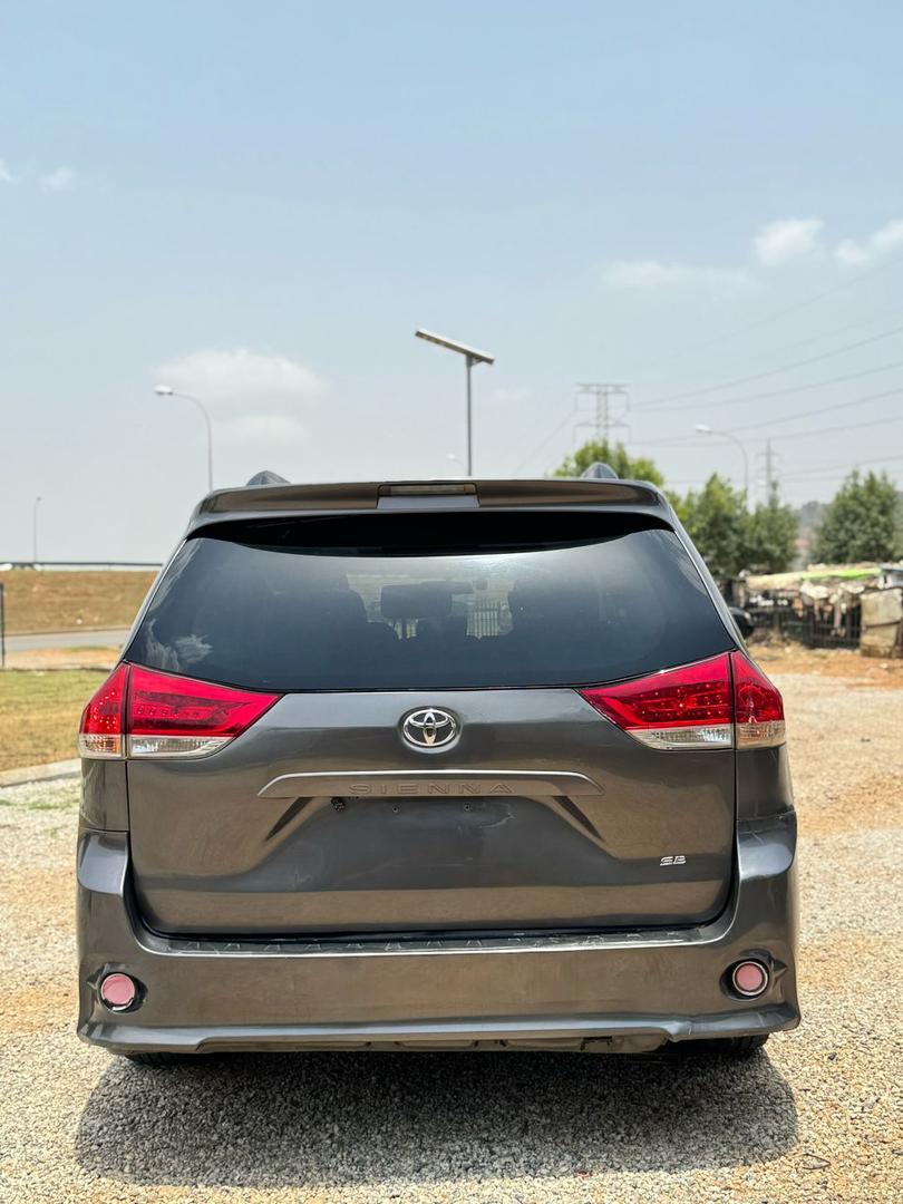Car Image 6