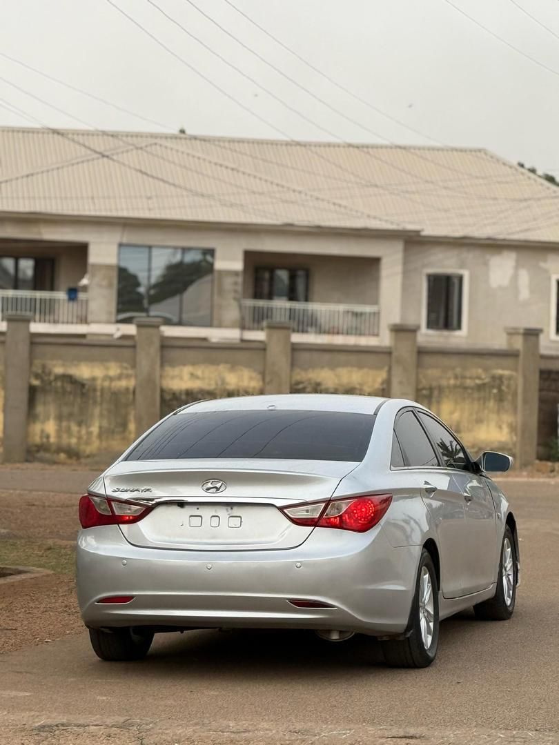Car Image 7