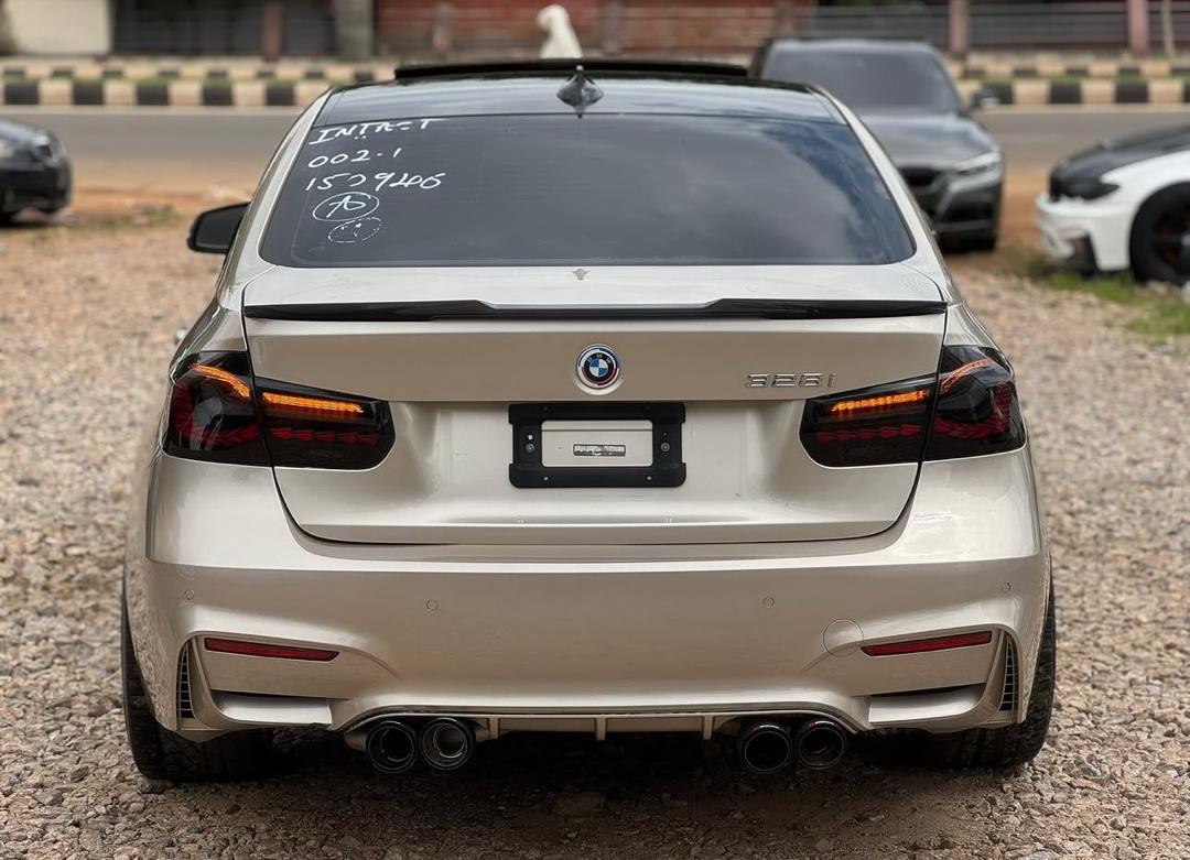 Car Image 11