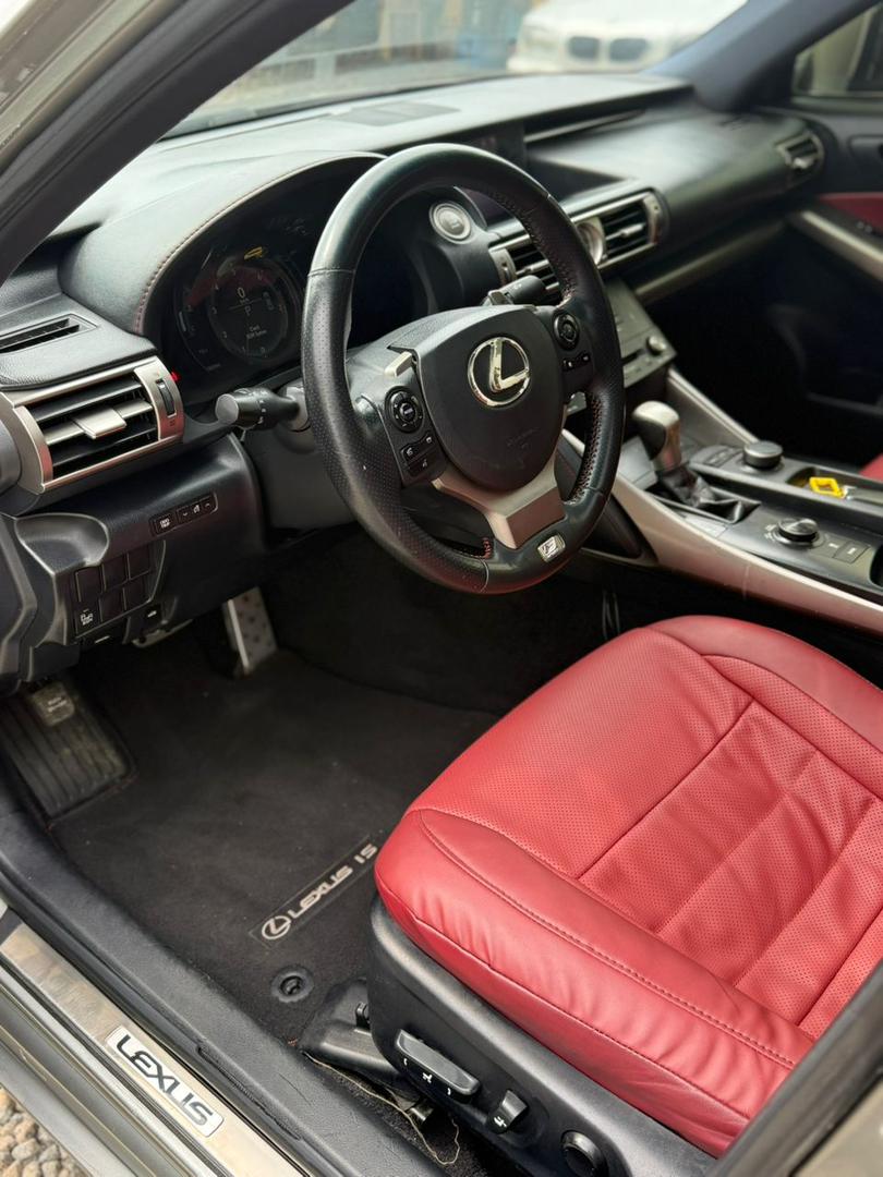Car Image 4