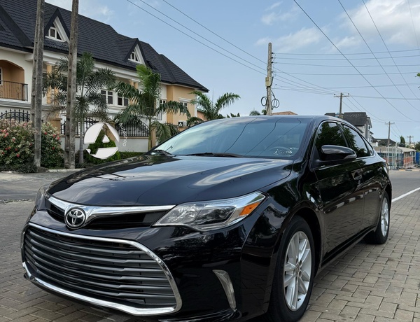 2015 TOYOTA AVALON XLE