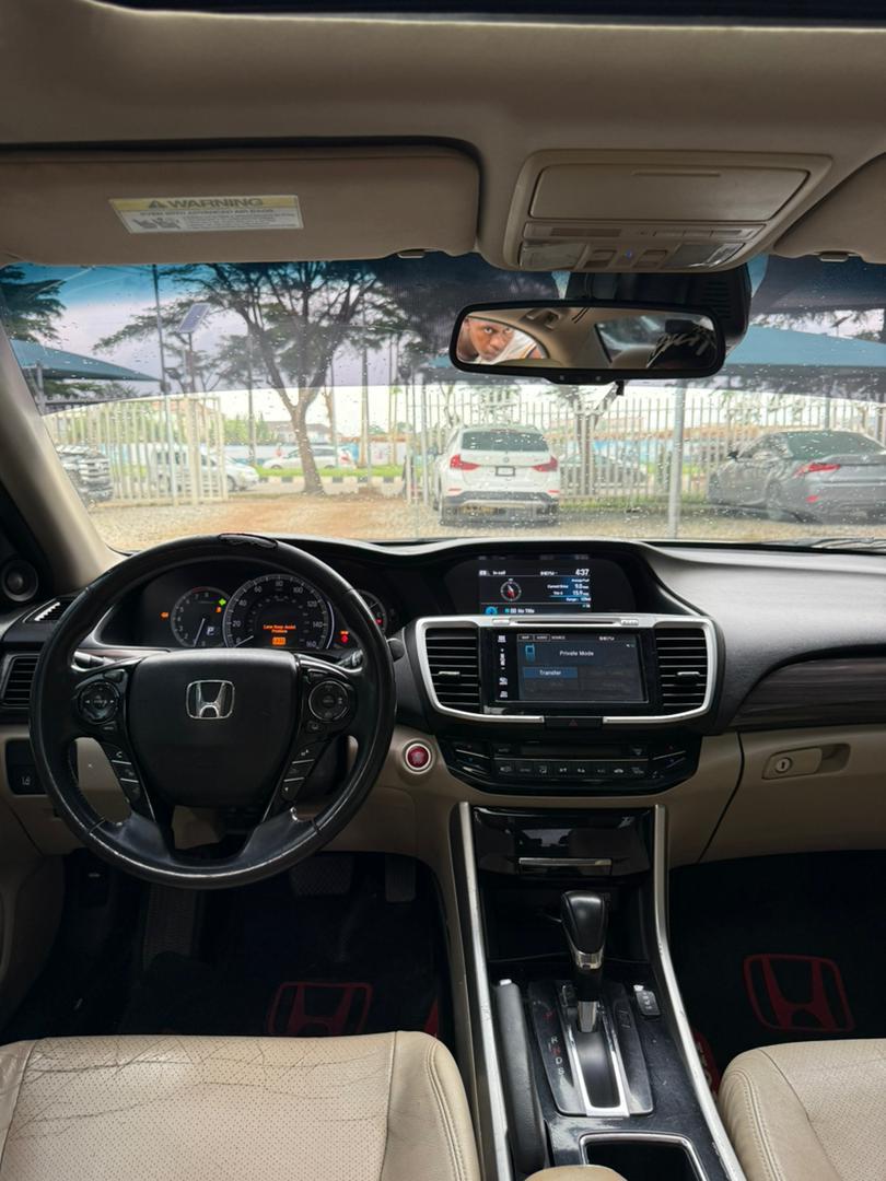 Car Image 5