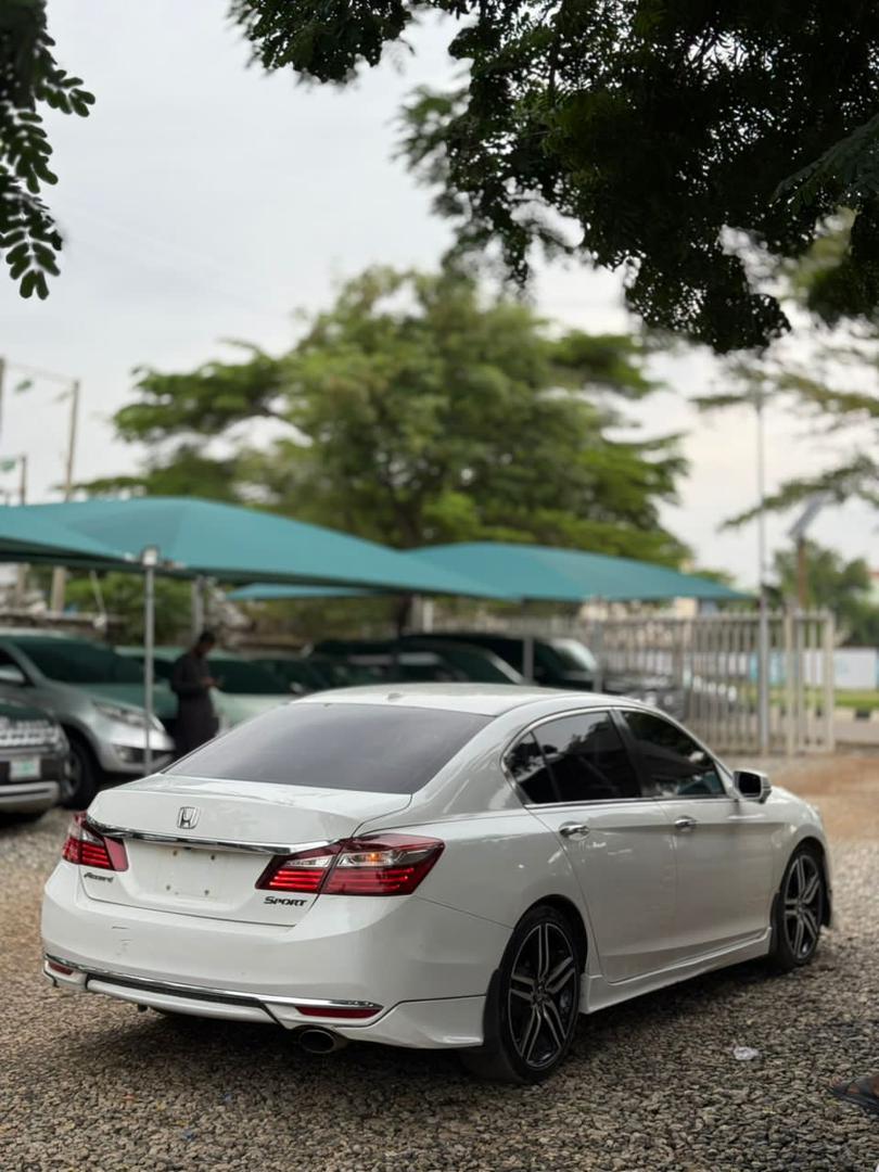Car Image 7