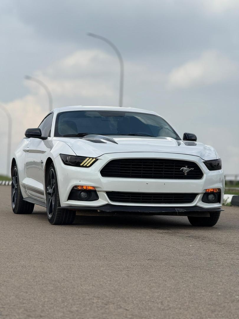 Car Image 9