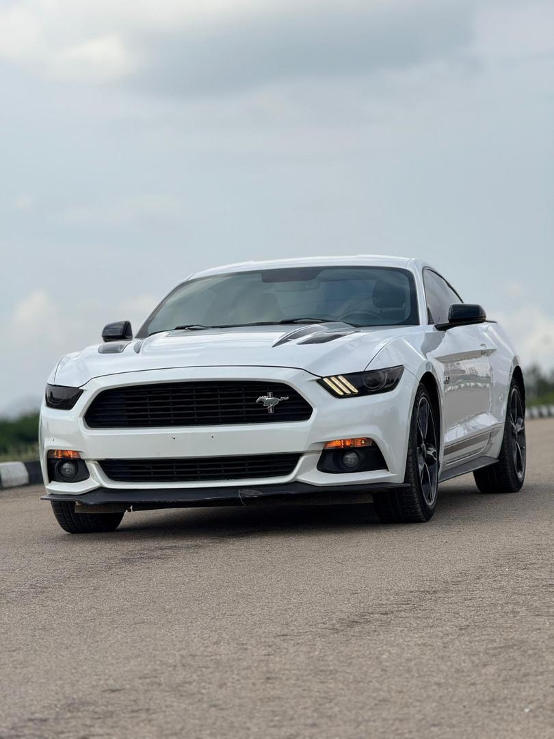 Car Image 8