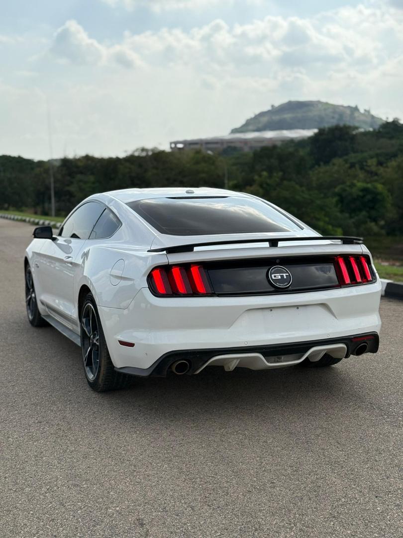 Car Image 15