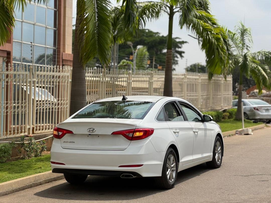Car Image 8