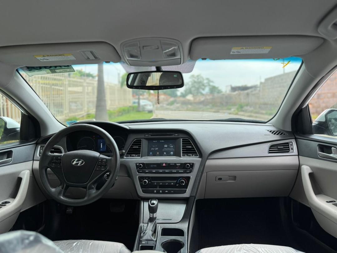 Car Image 5