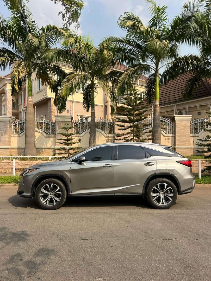 Car Image 8