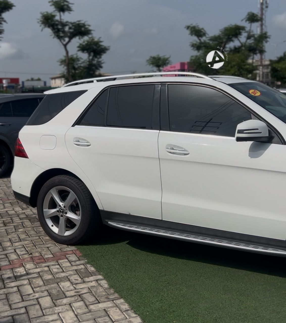 Car Image 5