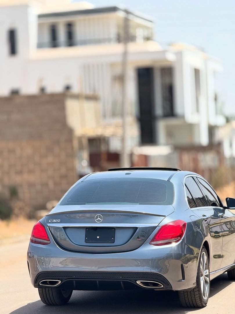 Car Image 9