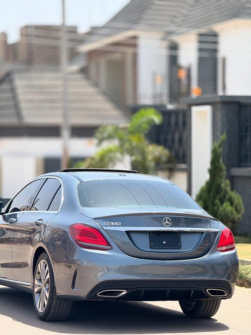 Car Image 10