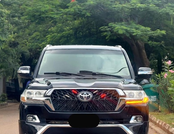 2021 UPGRADED TOYOTA LAND CRUISER FOR SALE IN ABUJA