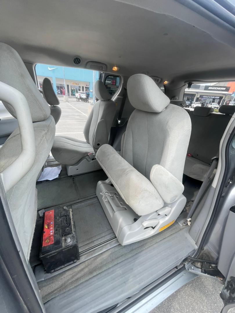 Car Image 6