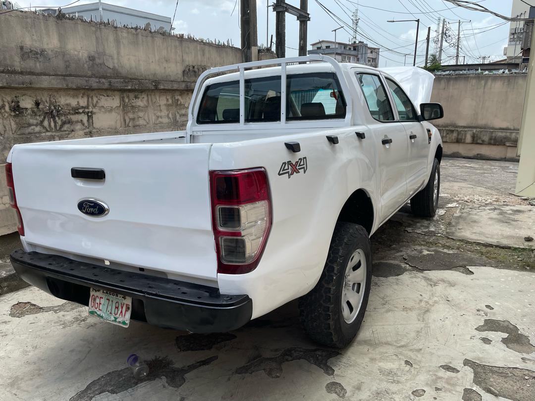 Car Image 8