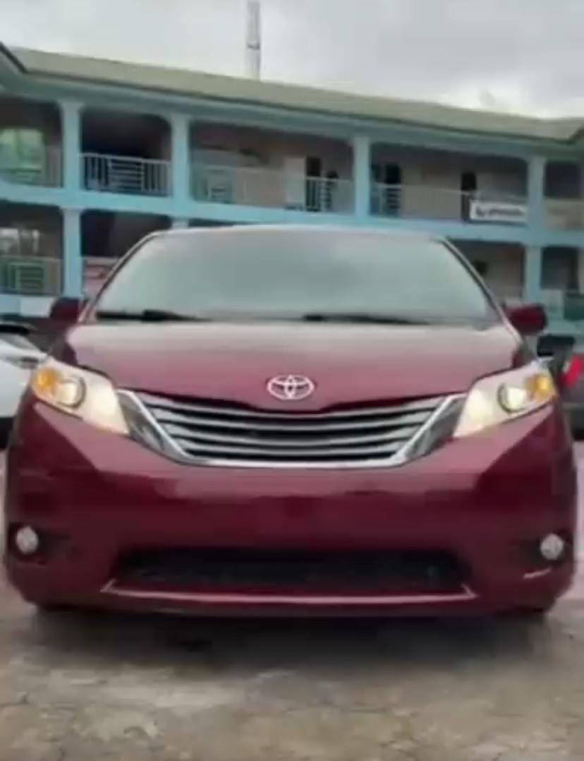 Car Image 4