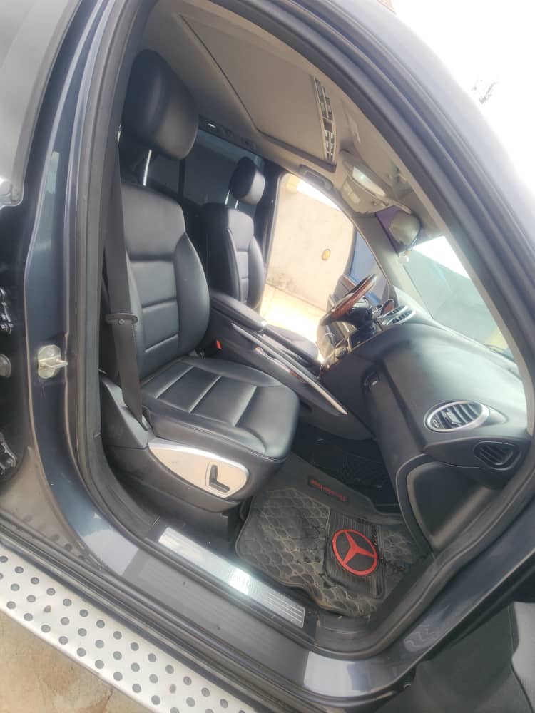 Car Image 9