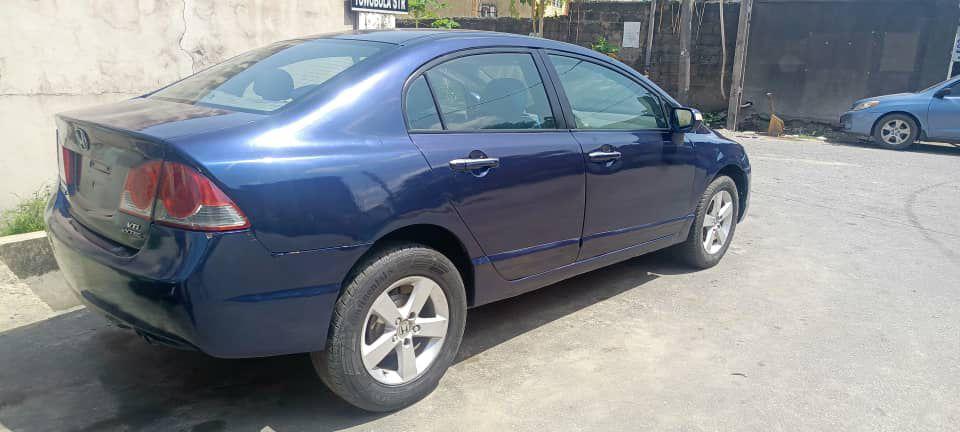 Car Image 9