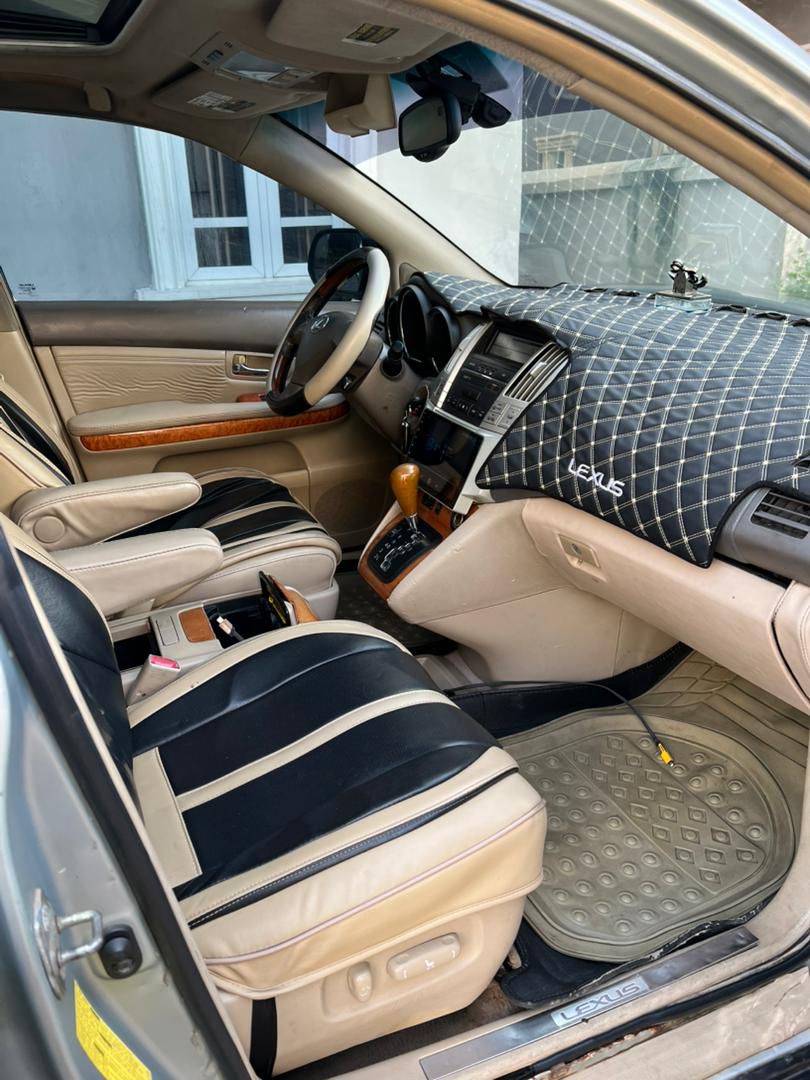 Car Image 8