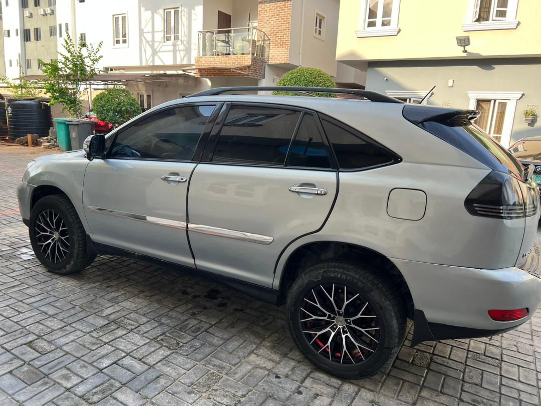 Car Image 5