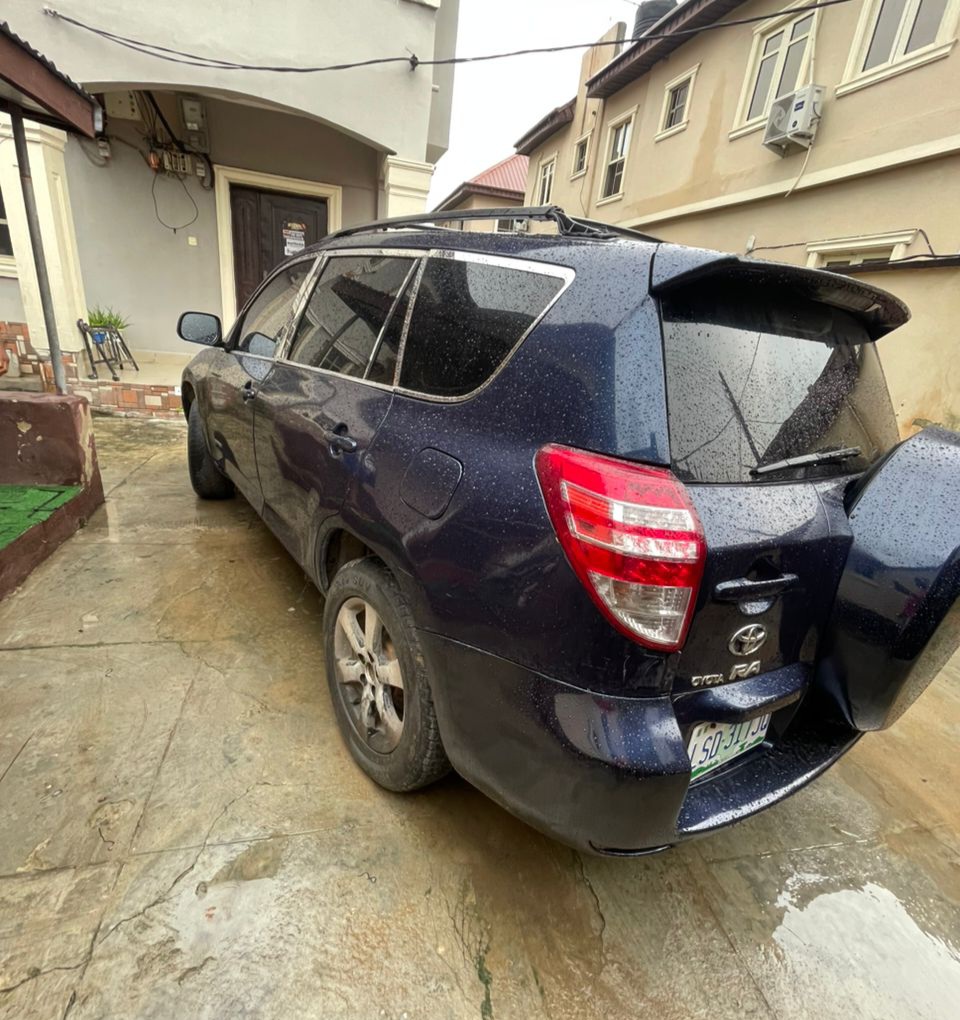 Car Image 10