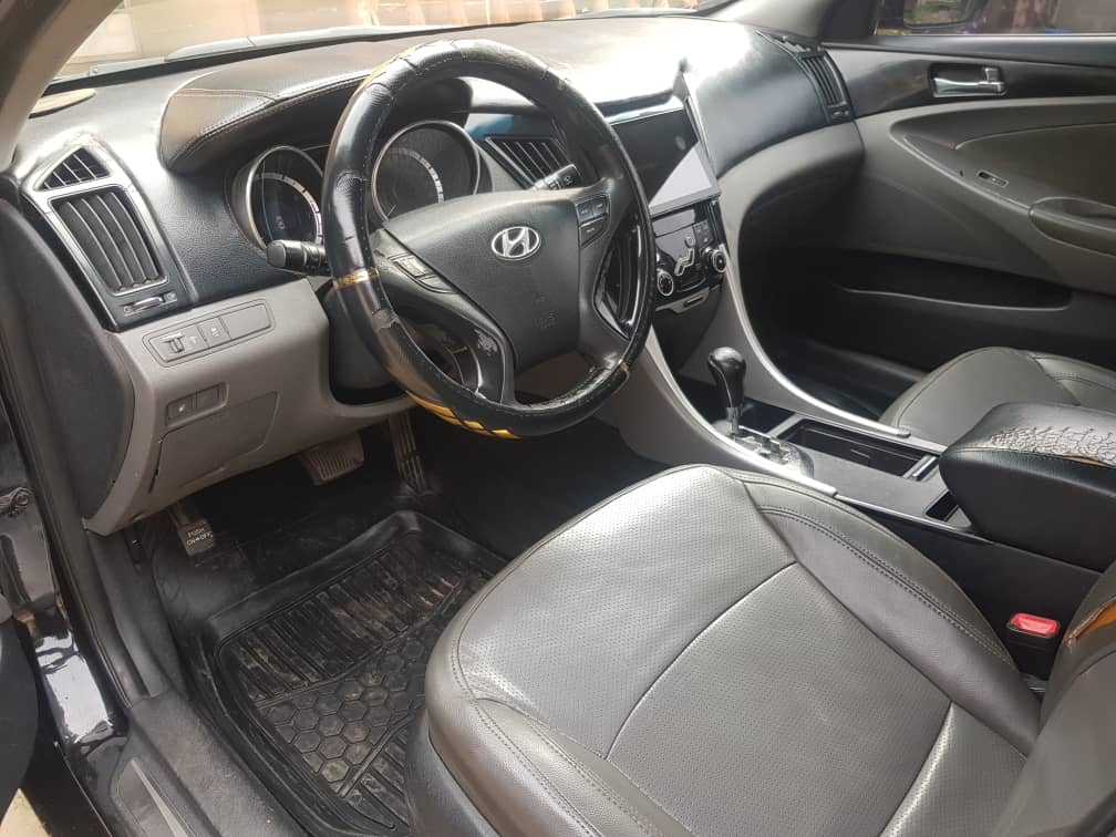 Car Image 5
