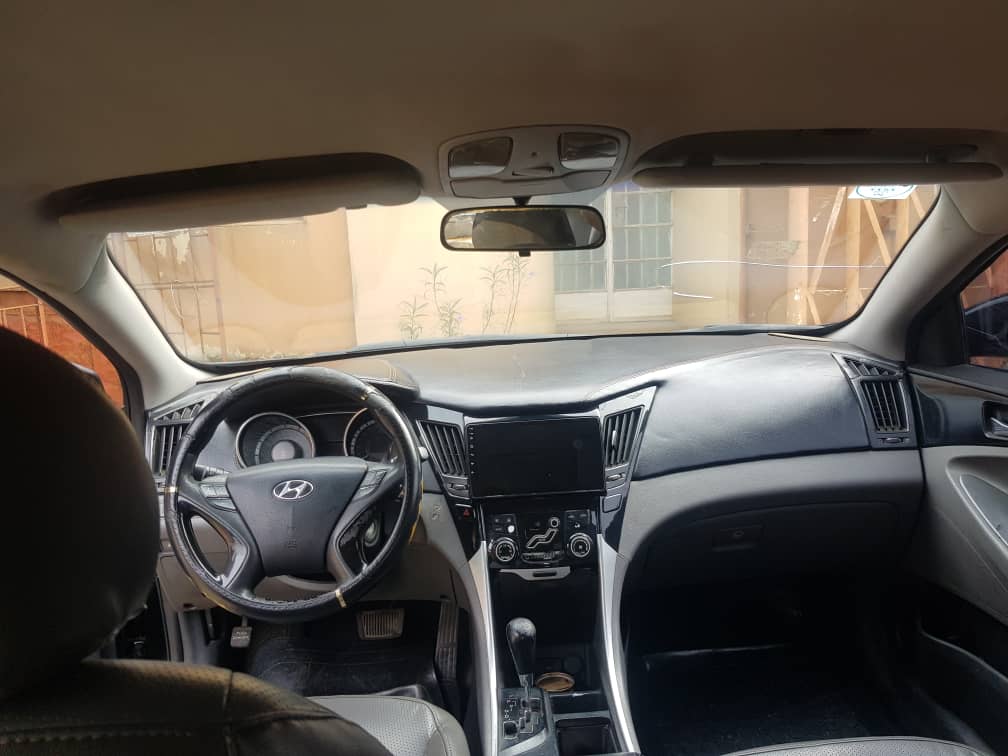 Car Image 4