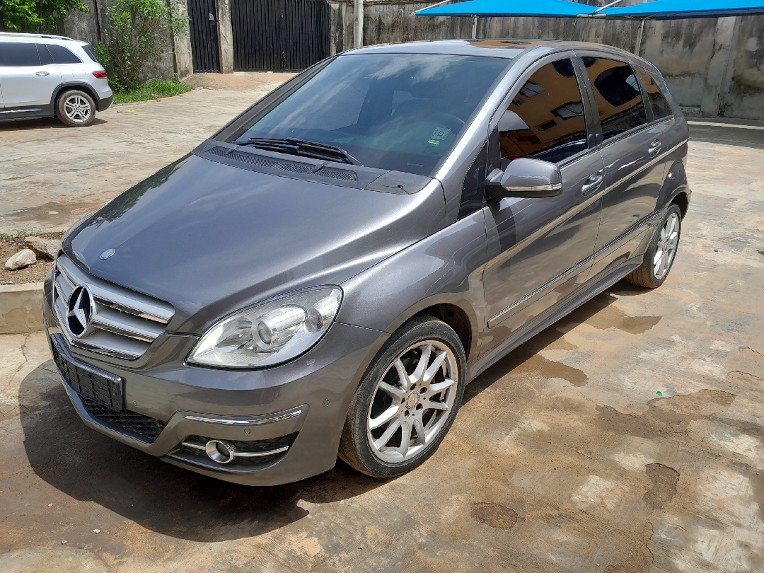 Car Image 11