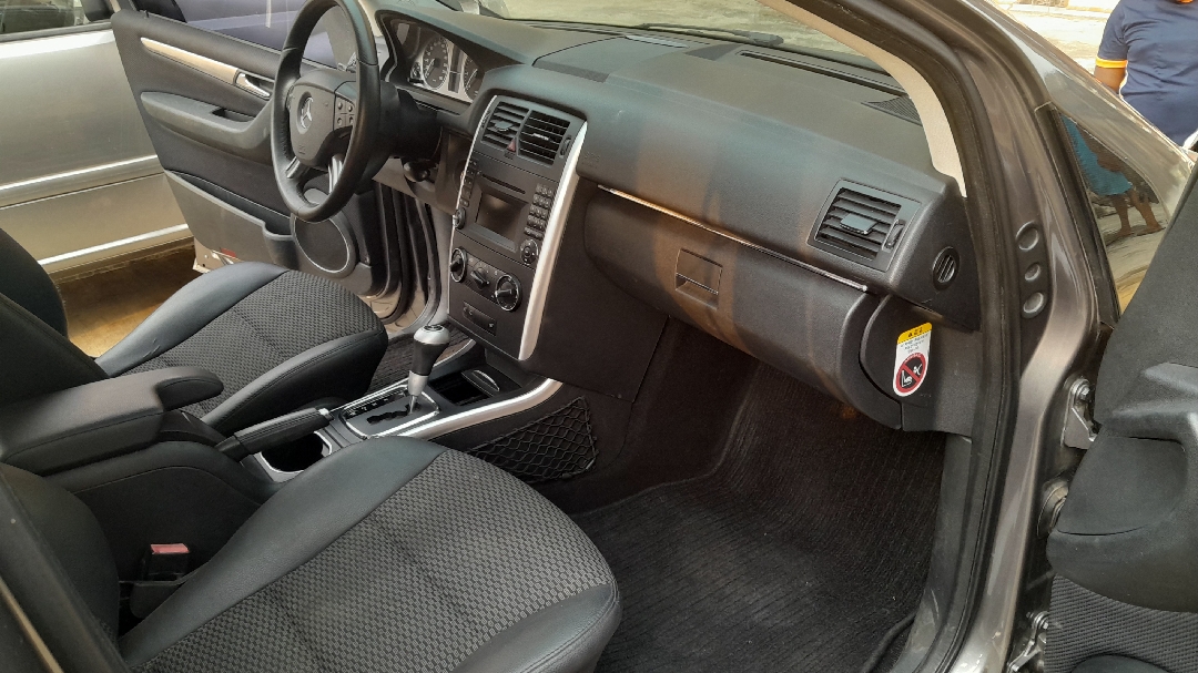 Car Image 5