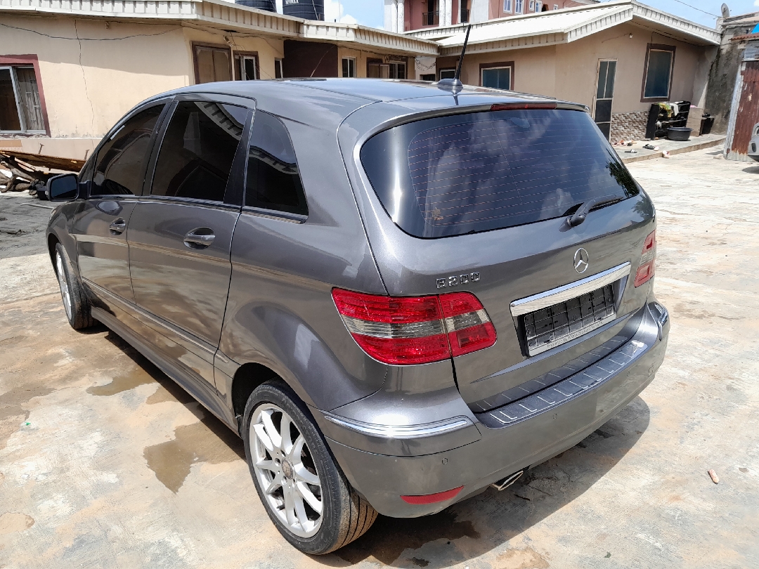 Car Image 9
