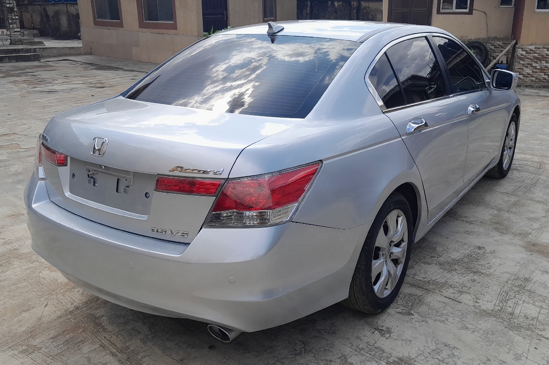 Car Image 7