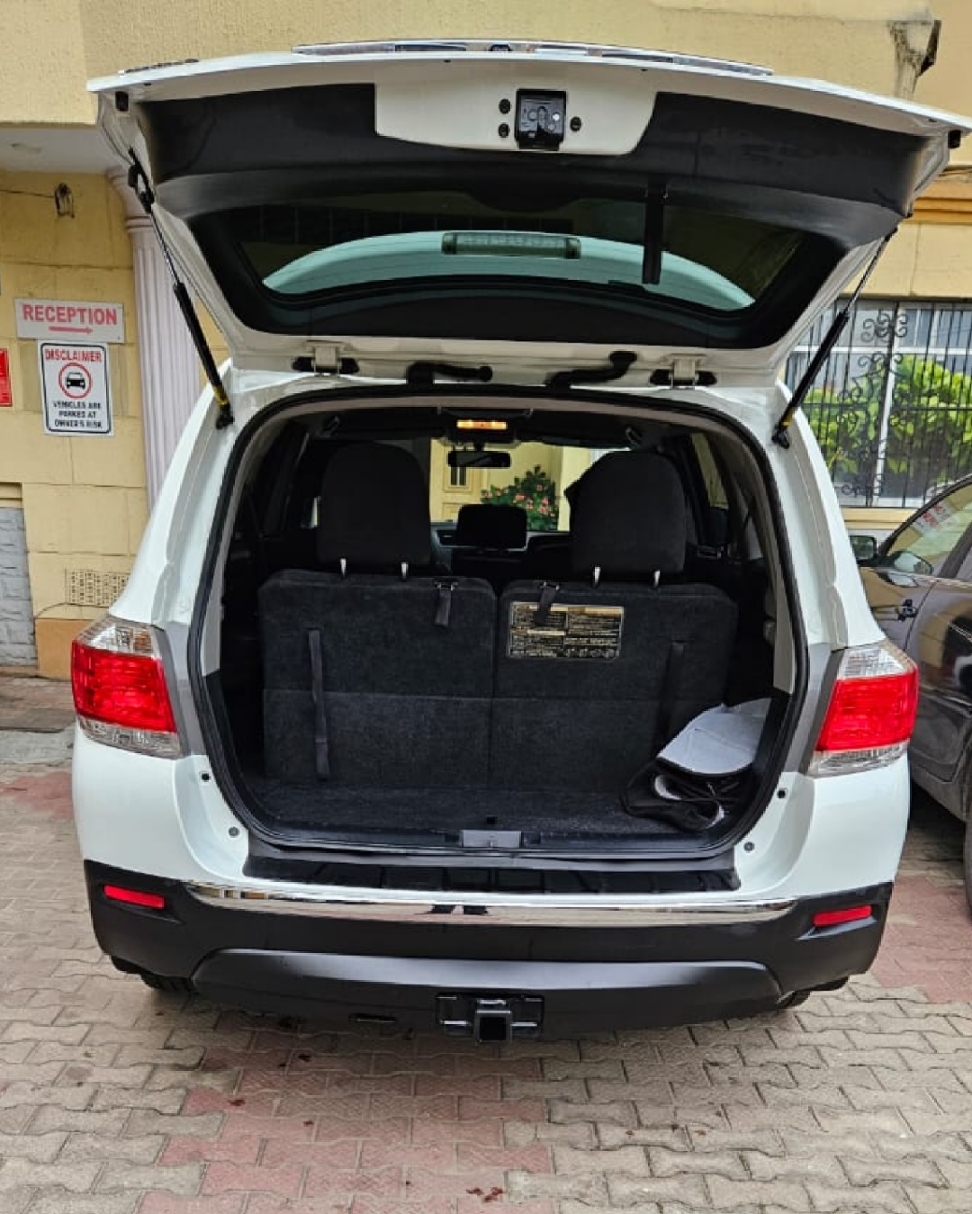 Car Image 4