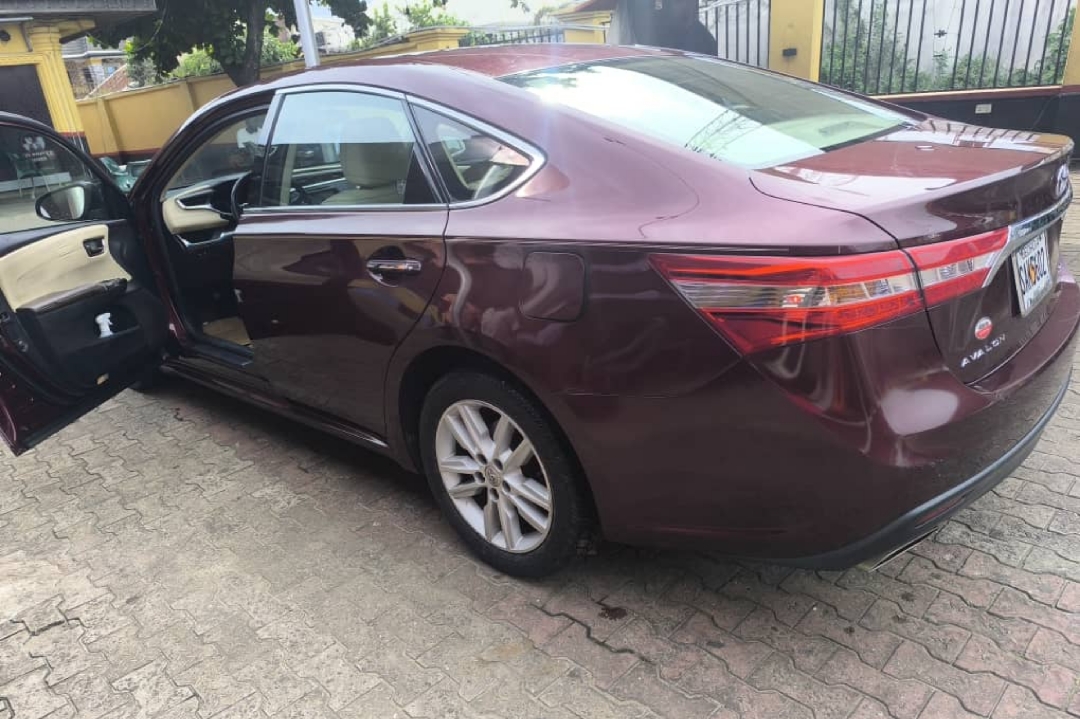 Car Image 8