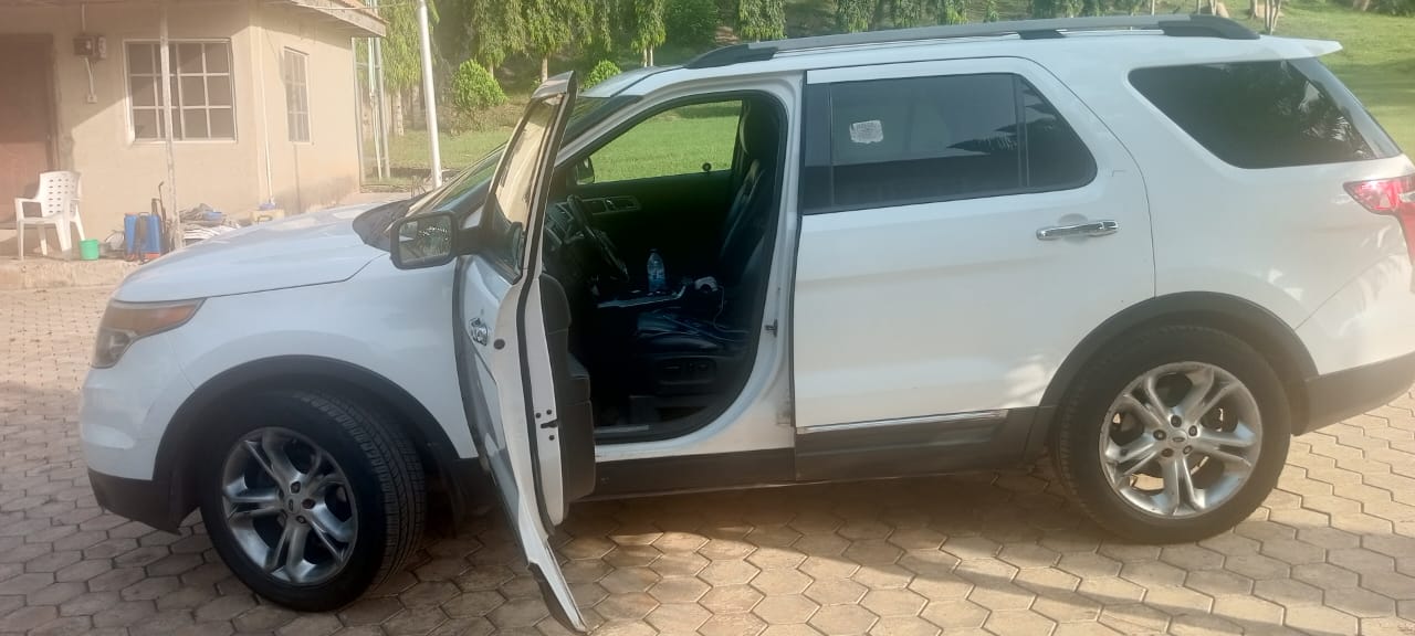 Car Image 4