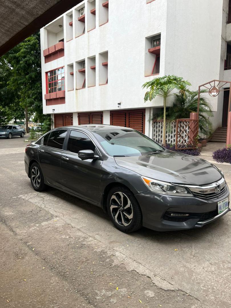 Car Image 5