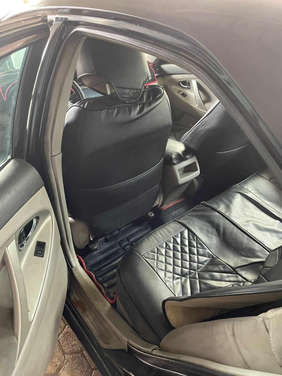 Car Image 9