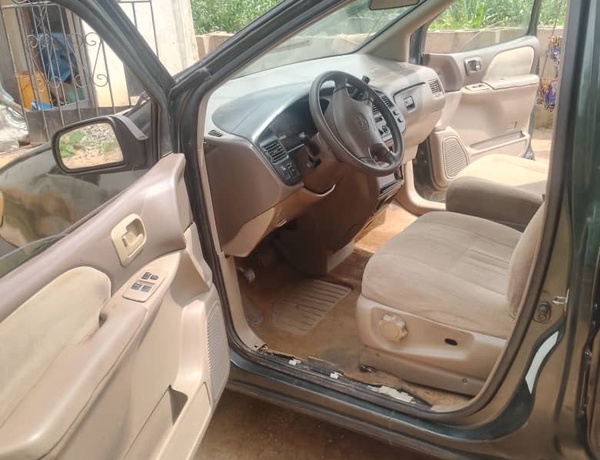 Nigerian Used Toyota Sienna 2000 in Agbara Ogun state