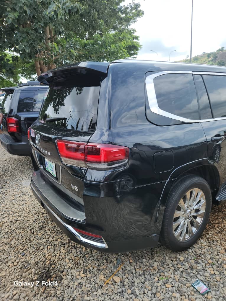Car Image 9