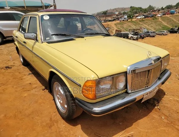 Mercedes Benz E300 In Obosi,Anambra State.