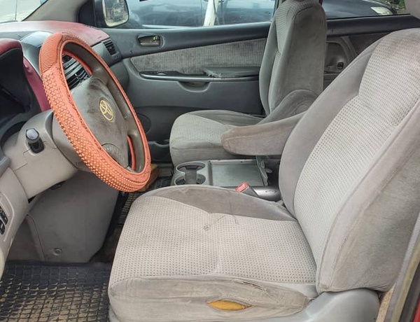 Awoof Toyota Sienna 2007  In Lagos
