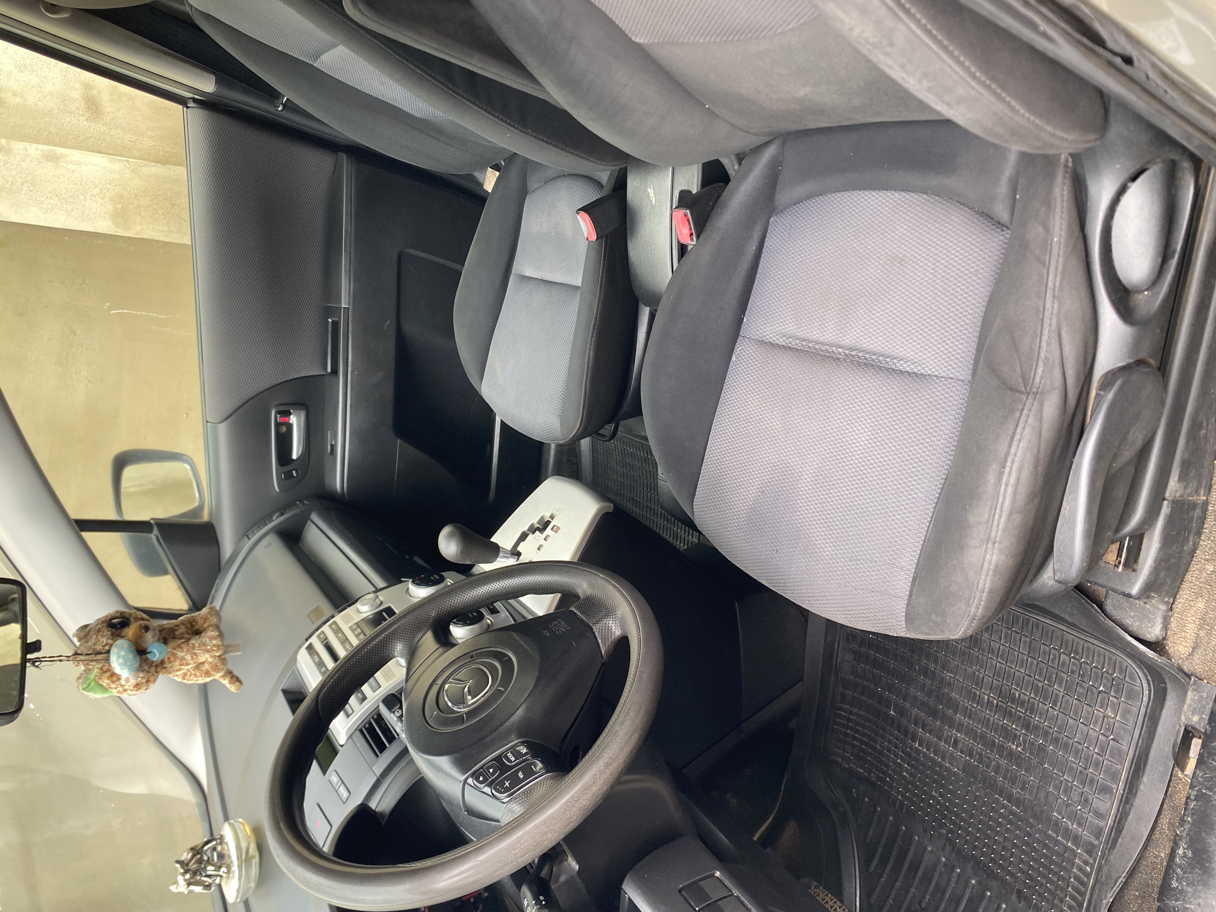 Car Image 9