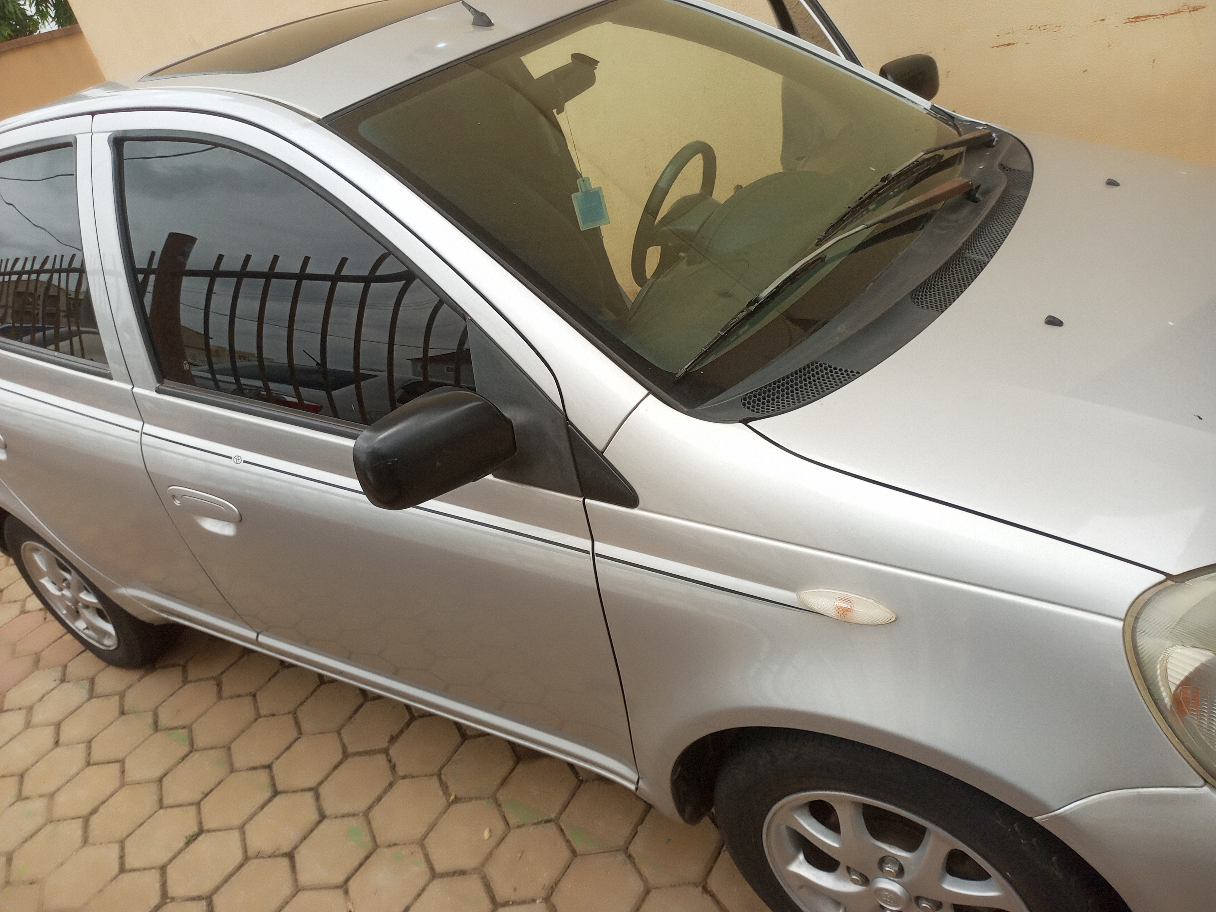 Car Image 10