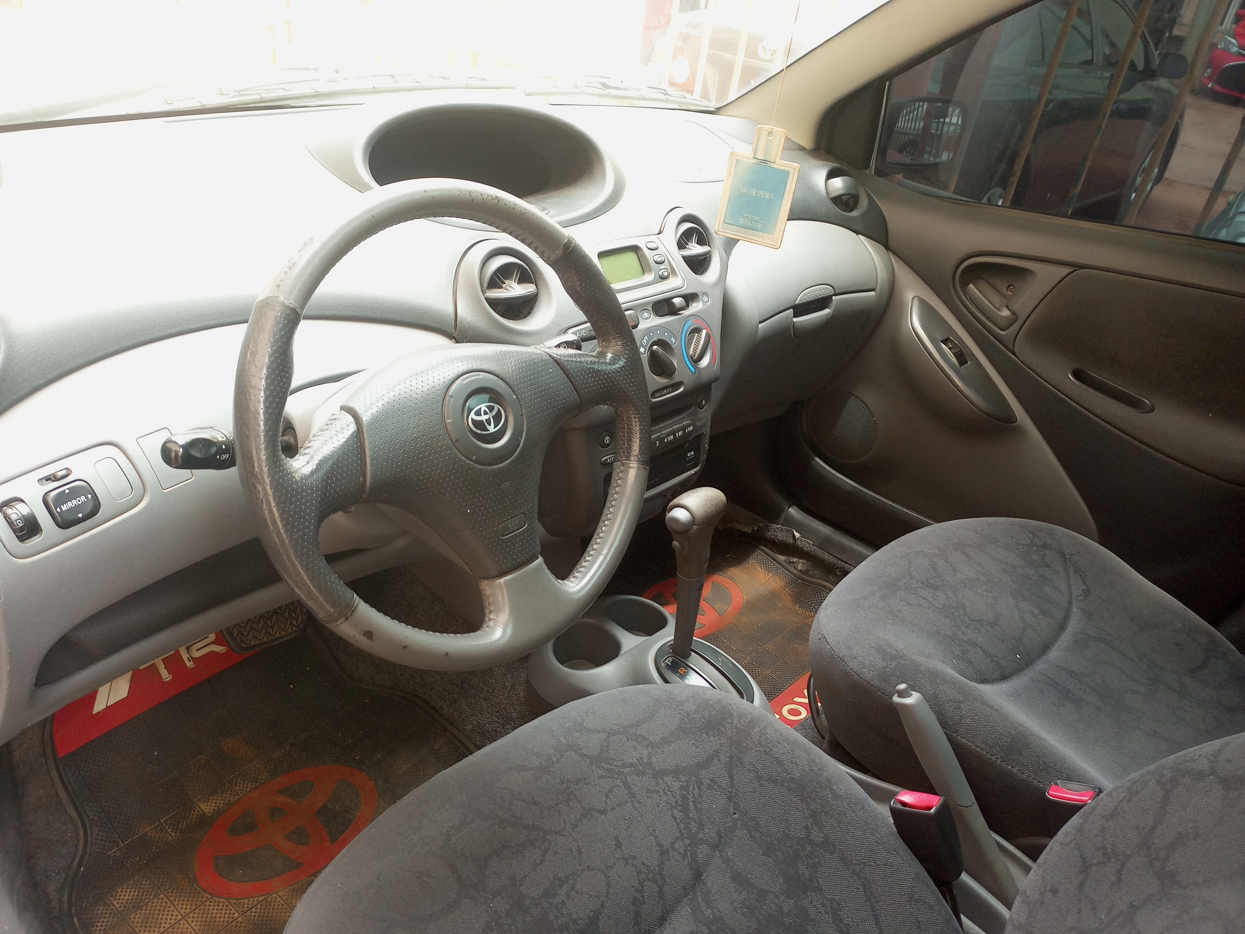 Car Image 13