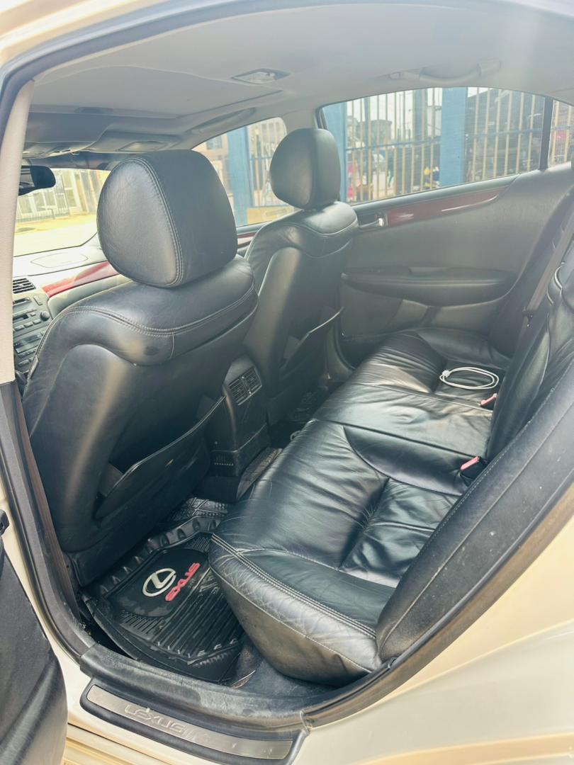 Car Image 8