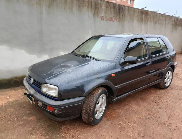 Volkswagen Golf 3, saloon car For Sale in Enugu state