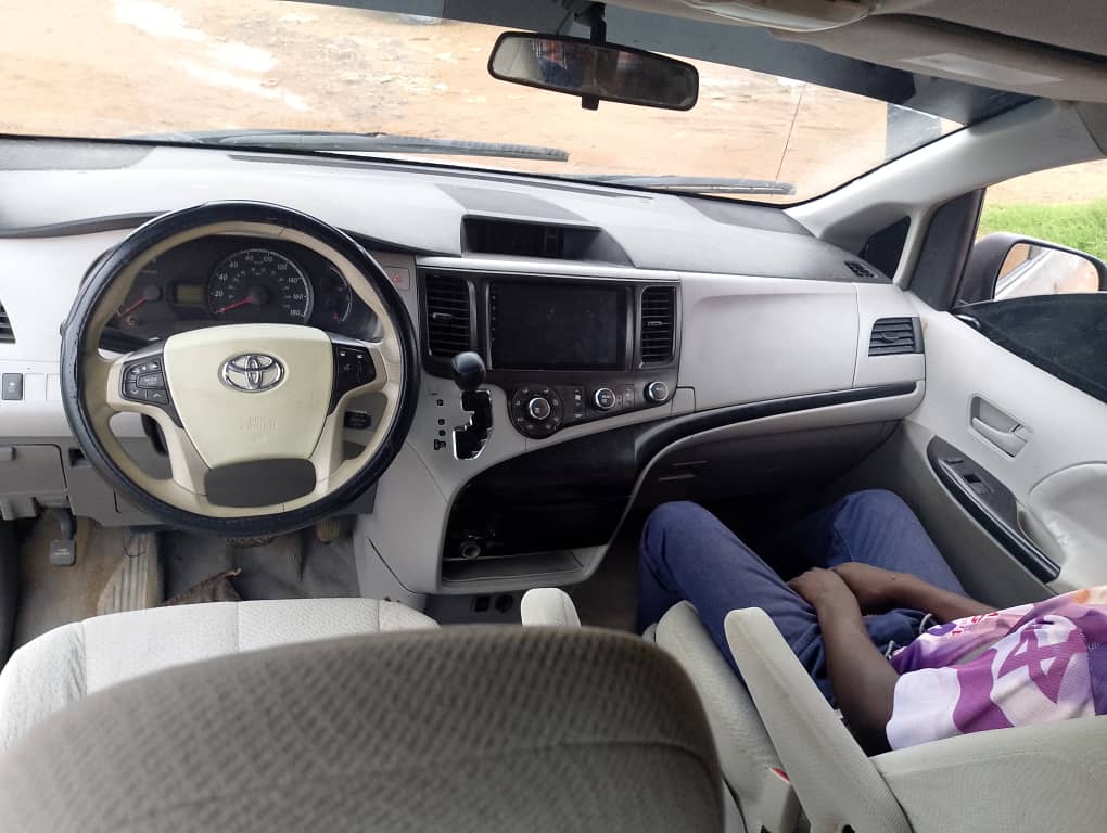 Car Image 5