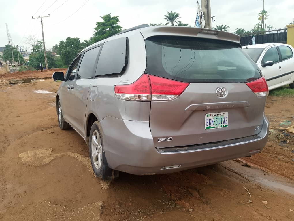 Car Image 6