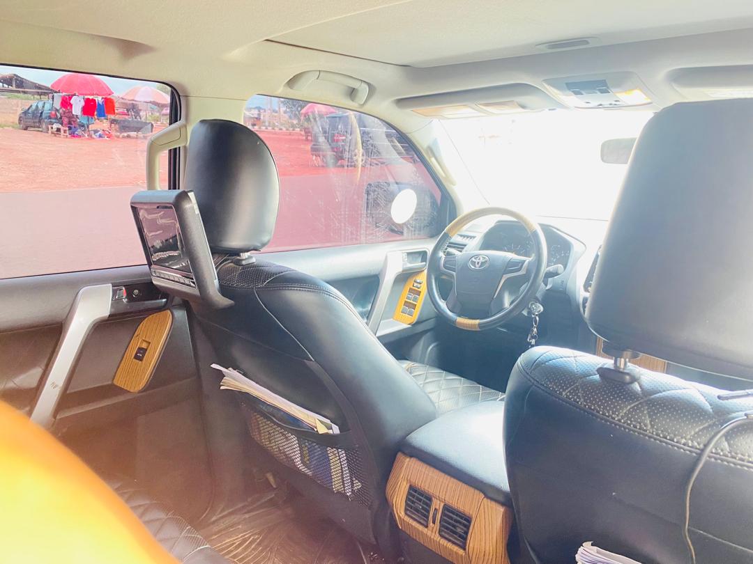 Car Image 8