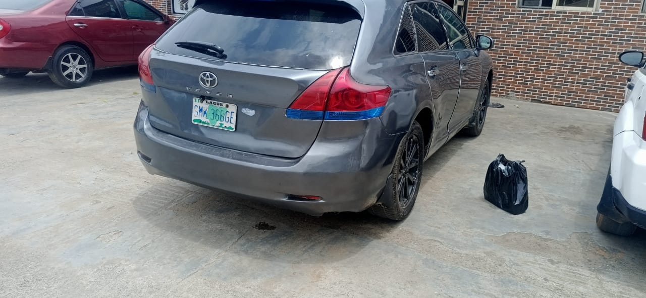 Car Image 8