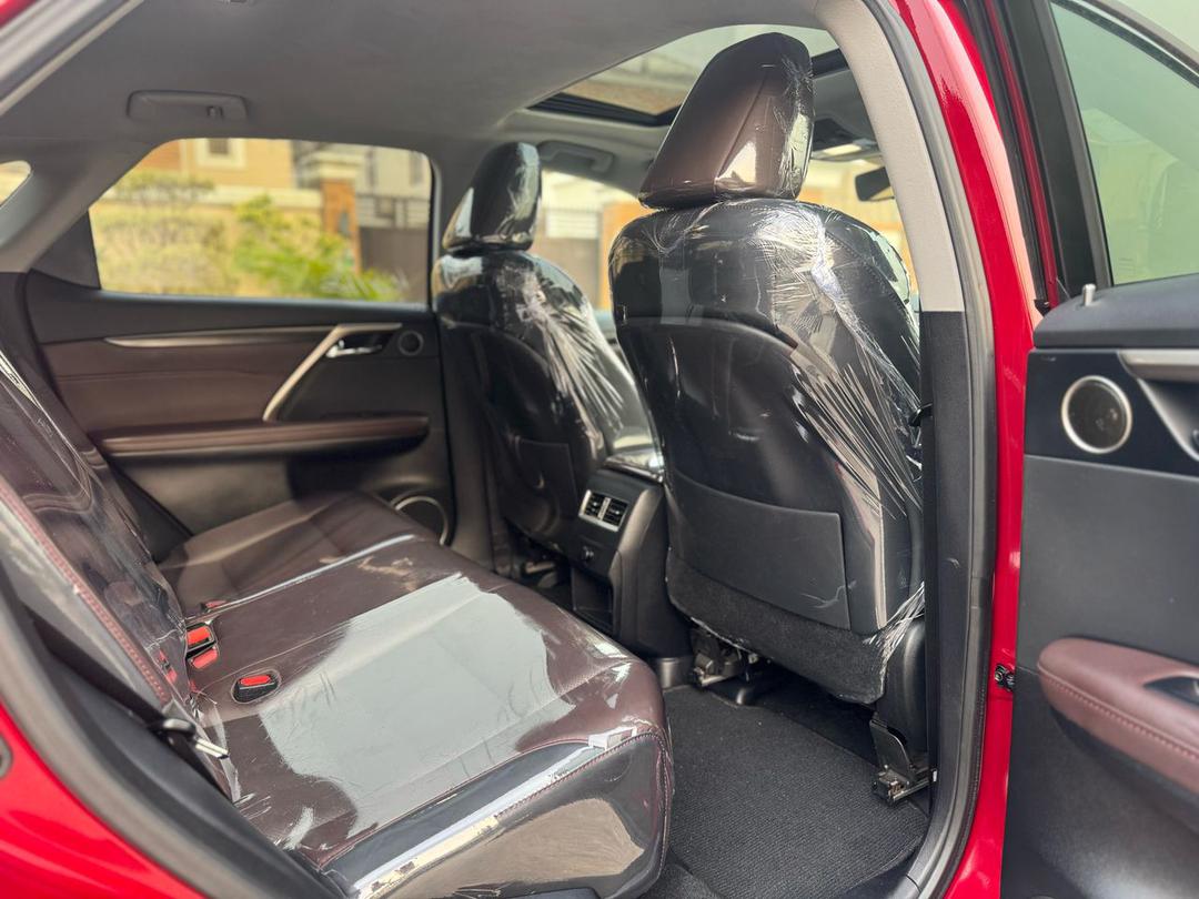 Car Image 9